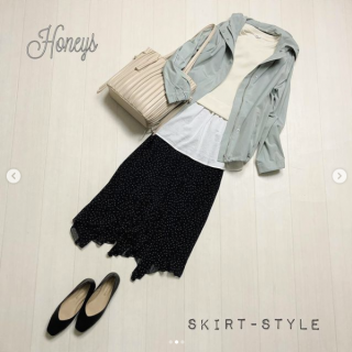 定番アウターのフードブルゾンパンツ合わせ＆スカート合わせで大人カジュアルスタイル ミントカラーを選ぶといつもコーデも春らしく新鮮なコーディネートに