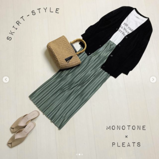 この季節に1枚は持っていたい羽織りアイテムのニットカーデ 薄手のニットカーデなのでコンパクトに畳めて持ち運びにも便利