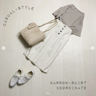 ゆったりサイズのボーダーTシャツはカラーボーダーが今年らしい全7色展開 丈感がコンパクトなのでそのまま着てもインして着てもサマになるのが◎ ボーダーのカラーとボトムのカラーを合わせたワントーンリラックススタイル＆デニムナロースカート合わせのカジュアルスタイルをご紹介
