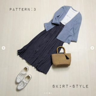 同素材、同色で展開のジャケットとテーパードパンツのご紹介 セットアップで着用のオフィスコーデはブルーを選ぶとこれからの季節にピッタリな見た目も涼しいコーディネートに インナーをTシャツにチェンジした大人カジュアルスタイルやボトムをスカートにチェンジしたガーリースタイルも◎