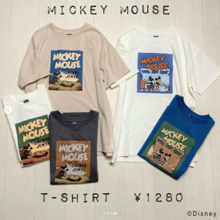 大好き！ミッキーマウスプリントのTシャツに新作登場です。 レトロ色使いのなコミック調プリントがポイント！ フレアパンツでゆるっとリラクシーな休日コーデもオススメ。