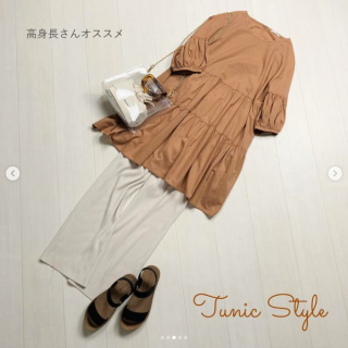 人気のティアードデザインブラウスに新作が登場 長めチュニック丈でAラインのシルエットも◎ プリーツパンツ合わせで今年らしいスタイリングにするのはもちろん低身長さんはミニボトム合わせでワンピとして着るのもGood