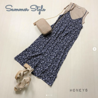 ペイズリー柄のキャミワンピは初夏から晩夏まで着回しOKなブラウン・アイボリー・ネイビーの3色展開 タンクトップやTシャツ合わせも色使いで秋のにおいを感じるコーディネートに