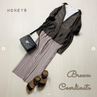 日差しが強いこの季節におすすめなシャツ羽織のご紹介 透け感のあるシアーシャツならシャツを羽織ってても涼し気な印象に