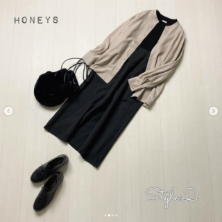 チュニック丈のボリューム袖ブラウスはこれからの季節におススメなコーデュロイ素材 裾がひらっとするシルエットなのでシンプルにパンツを合わせたスタイリングも◎ 前開きでも着られるのでちょっとした羽織りとしてもGood！