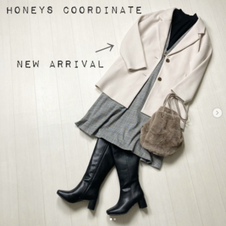 新作アウターが入荷しています！ ゆるいテーラードコートは人気のチェック柄と好相性♡ ちょっぴりガーリーなスタイルに。