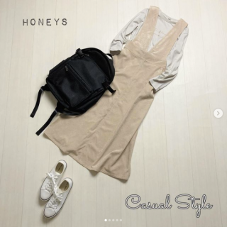 人気のVネックジャンスカに秋素材が登場 カラーはベージュ・モカ・ライトベージュの3色展開 コーデの1アイテムを秋素材にするだけで季節先取りのコーデが完成♪ Tシャツ合わせのカジュアルスタイルもブラウス合わせのフェミニンスタイルも◎