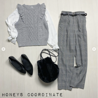 フリルが可愛い♡ニットとブラウスがドッキングしたコーデ完結アイテムが登場です！ 色々なボトムスにマッチするサイズ感で大人っぽくもキュートにも着回し自在！