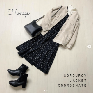 素材感がかわいいコーデュロイのジャケット ゆったりめのサイズ感で厚手のニットをインナーに合わせてもOK パンツスタイルにもスカートスタイルにも合わせやすい丈感なのでワンピース×ニットタートルのフェミニンスタイルにも◎