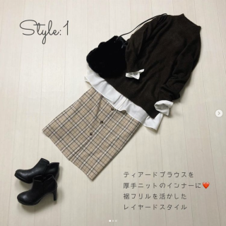 前開きでも着られるティアードブラウスはそのまま着るのはもちろん ニットのインナーとして着て裾を見せるのもGood！ 前開きで合わせればボトムがスカートでもスタイルUPが叶う♡