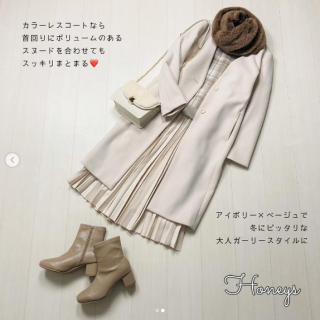 先日Postしたチェック柄ニットのコーデにアウターをプラス アイボリー＆ベージュ系でまとめて冬におすすめな大人ガーリースタイルに ファーのスヌードで首回りもあったか