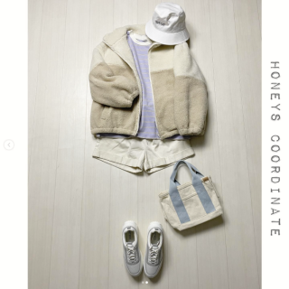 かわいい色使いのボーダーTシャツが発売中です！ 少し厚手のしっかりした素材で１枚でも頼れる存在感。 トレーナーよりごわつかないからインナーにも最適！