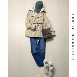 キレイめな印象のハーフトレンチ。 スキニーや台形スカートでいろんなテイストに挑戦。 気合わせの幅が広いから姉妹でシェア、親子でシェアもかなう。