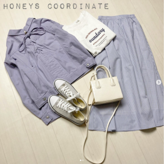 柄と色で春を演出！ ワントーンで合わせてカジュアルコーデもスタイリッシュに。